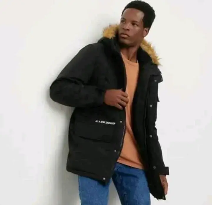 Parka verde con capucha de piel sintética - 2