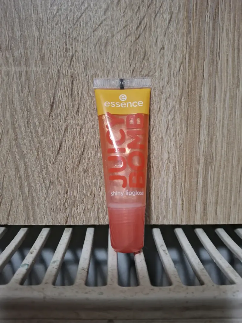 Brillo labial Essence Juicy Bomb, nuevo - 1