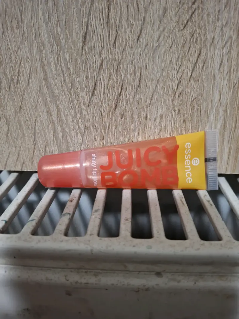 Brillo labial Essence Juicy Bomb, nuevo - 2