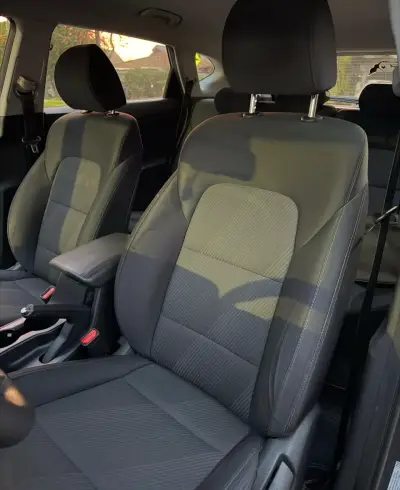 Hyundai Tucson 2020 SUV gris en buen estado - miniatura 5