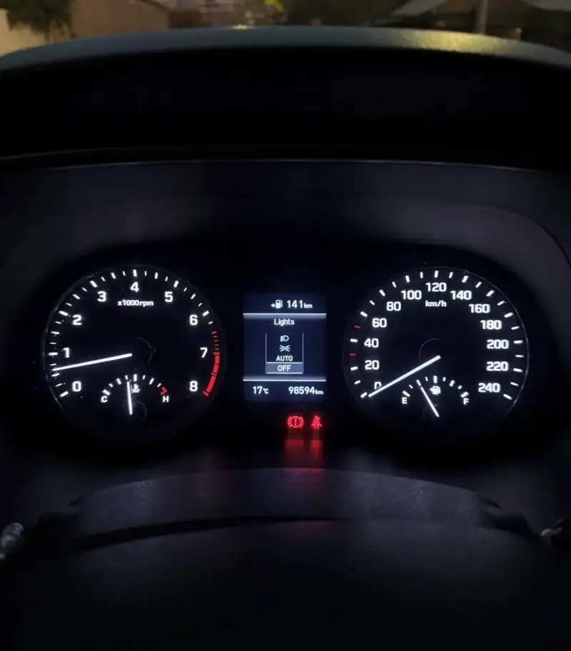 Hyundai Tucson 2020 SUV gris en buen estado - 6
