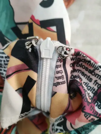 Falta estampada estilo pop art - miniatura 3