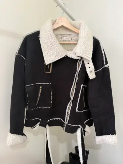 Chaqueta biker con chiporro blanco - miniatura 1