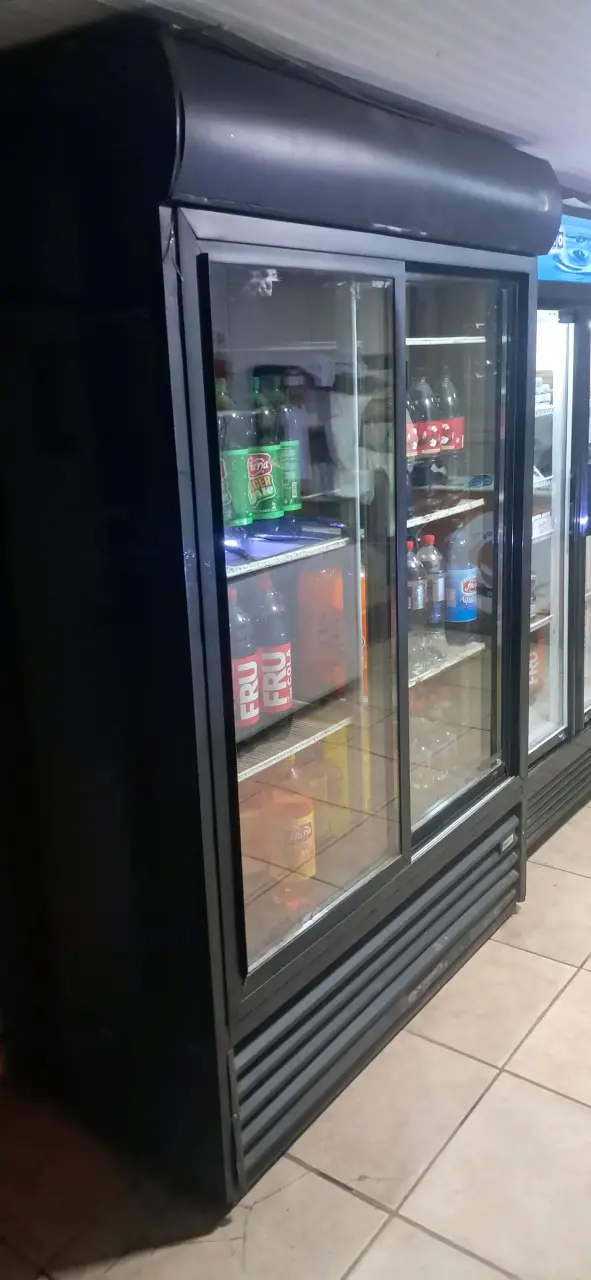 Refrigerador vitrina comercial doble puerta - 1