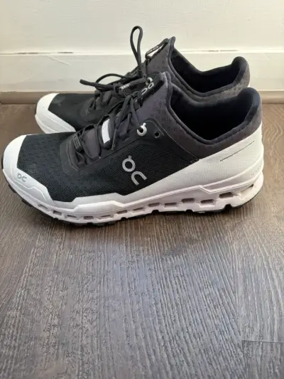 Zapatillas deportivas On Running negras - miniatura 1