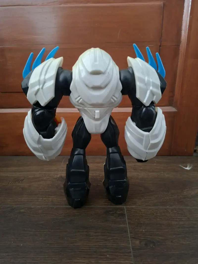Figura de acción de Maxsteel robot blanco y negro - 4