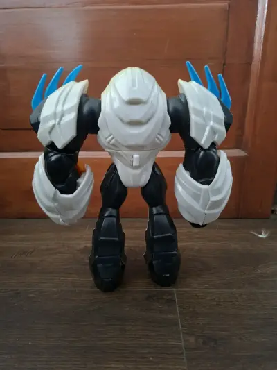 Figura de acción de Maxsteel robot blanco y negro - miniatura 4