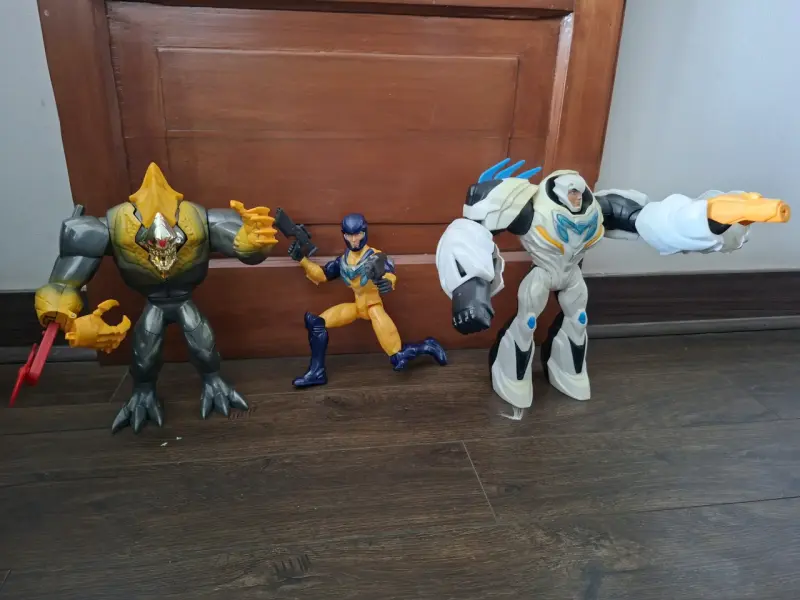 Figura de acción de Maxsteel robot blanco y negro - 5