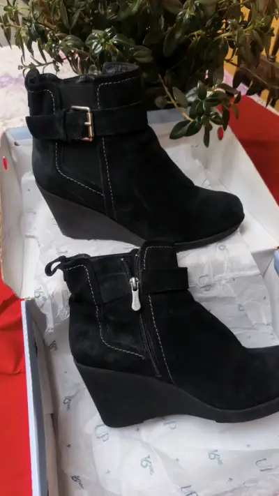 Botines negros de gamuza 16 Horas - miniatura 2
