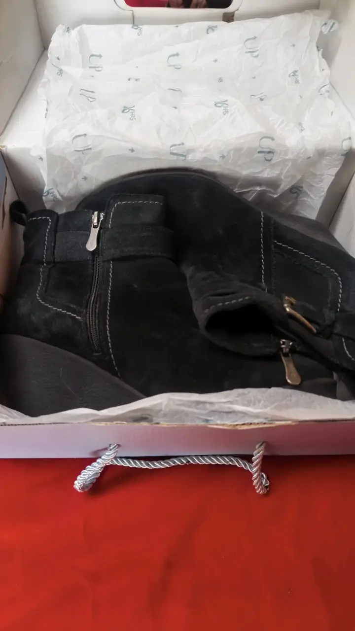 Botines negros de gamuza 16 Horas - 5