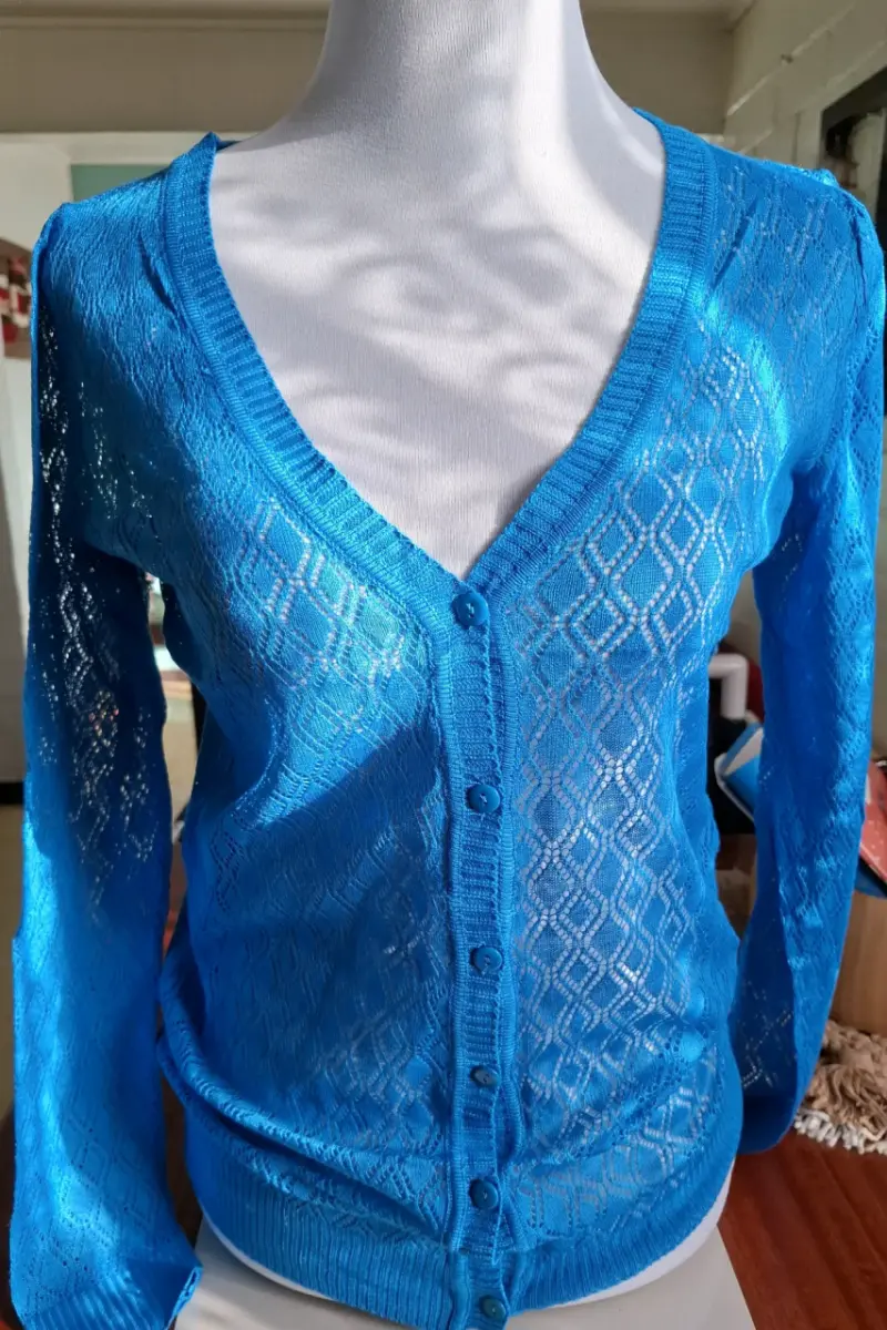 Cardigan azul de encaje para mujer