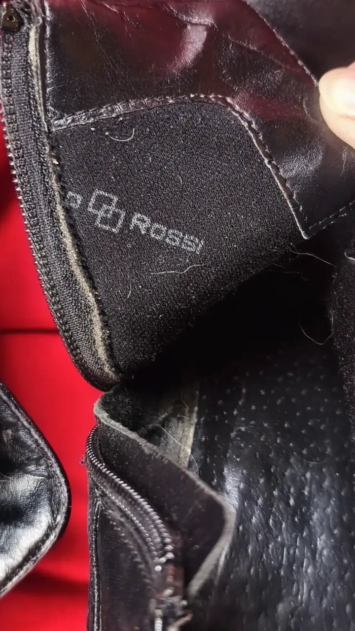 Botines de cuero negro con hebilla Bruno Rossi - 4