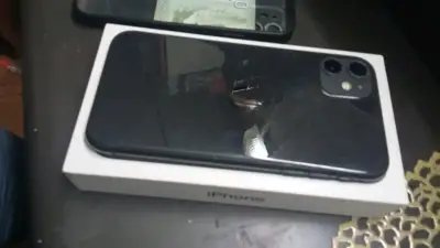 iPhone con batería al 74% de capacidad - miniatura 3