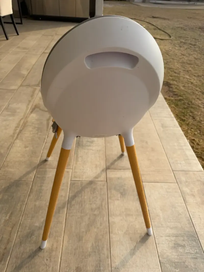 Silla infantil moderna blanca y madera - 1
