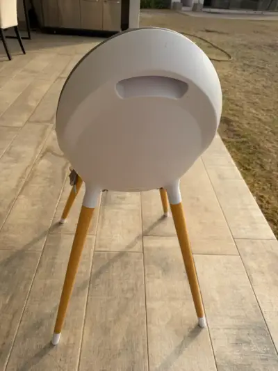 Silla infantil moderna blanca y madera - miniatura 2