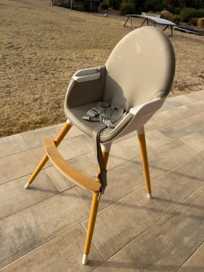 Silla infantil moderna blanca y madera - miniatura 6