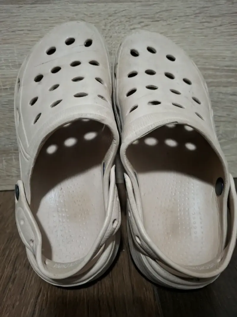 Chalas de goma color beige unisex, talla 37 - 1