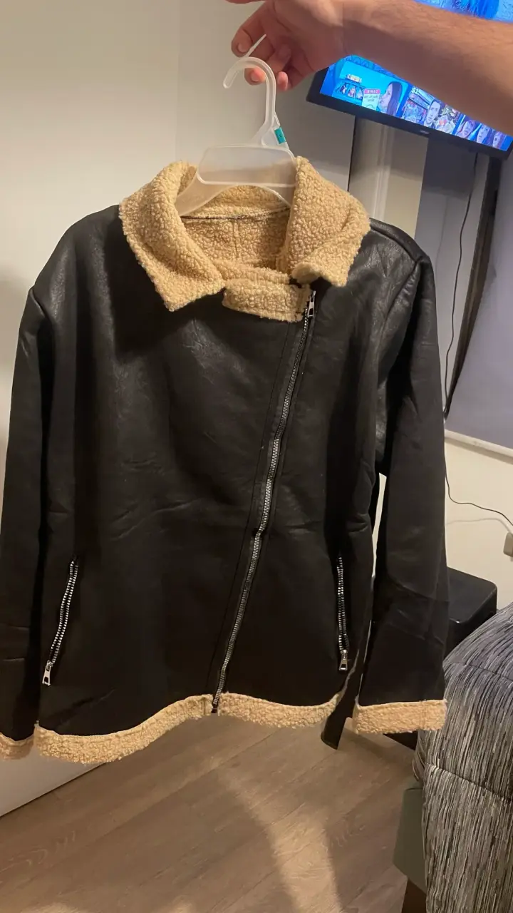 Chaqueta de cuero sintético con forro de lana - 4
