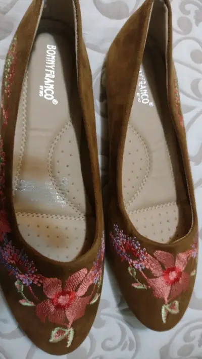 Zapatos planos bordados Bonny Franco - miniatura 1