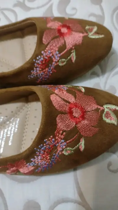 Zapatos planos bordados Bonny Franco - miniatura 2