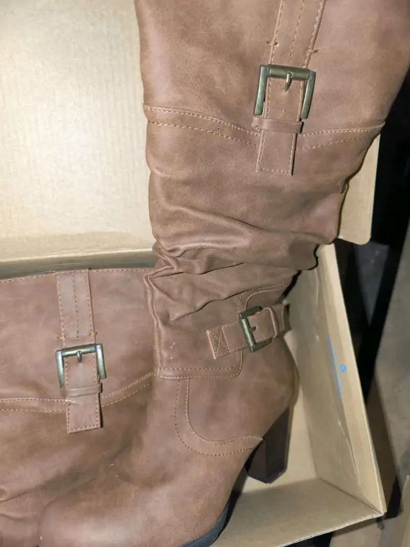 Botas de cuero marrón con tacón alto - 2