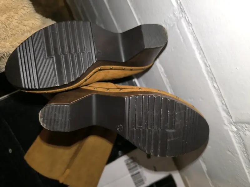 Botines de cuero marrón con suela de goma - 1
