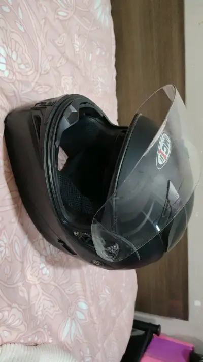 Casco de moto Shark rojo y negro - miniatura 3