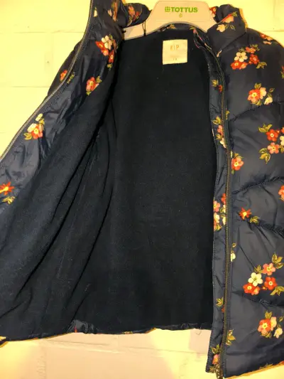 Chaqueta acolchada floral para niña - miniatura 2