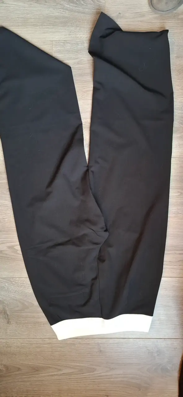 Pantalones de vestir negros con cintura blanca - 2