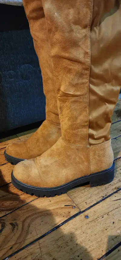 Botas altas de gamuza color camel - miniatura 3