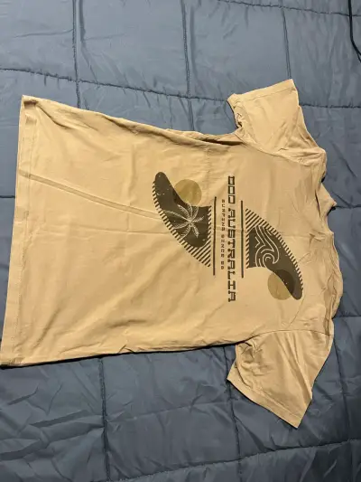Polera beige con diseño gráfico Australia - miniatura 1