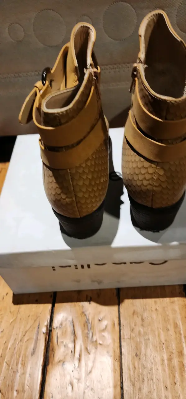 Botines de cuero camel con hebilla - 3