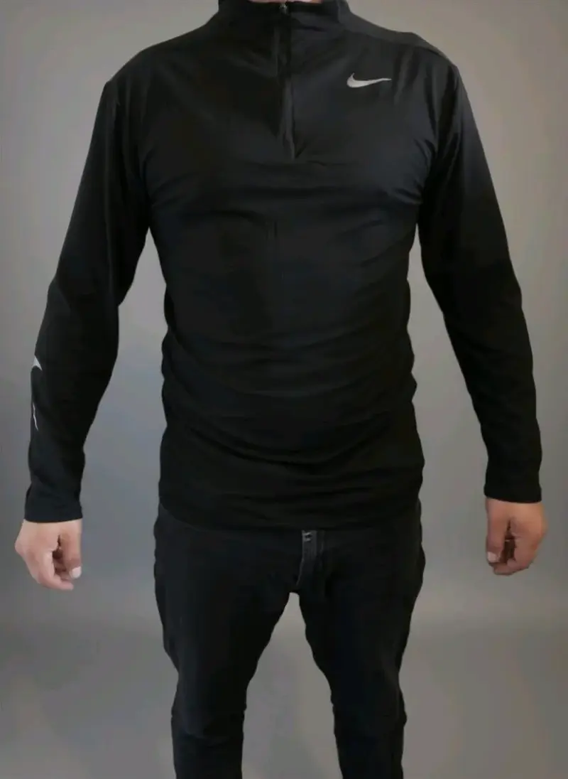 Conjunto deportivo Nike negro con guantes y calcetines - 6