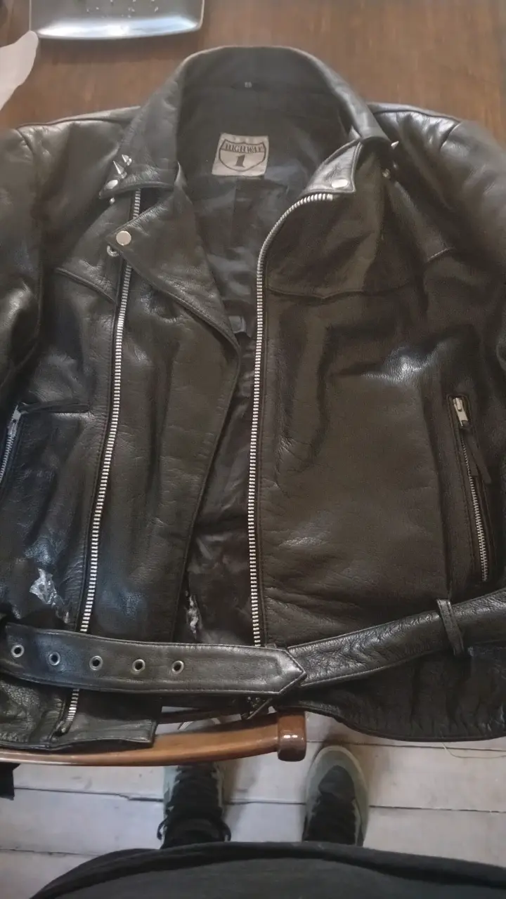 Chaqueta de cuero negra con cierre - 2