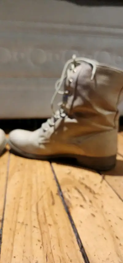 Botas beige de cuero con cordones - miniatura 3