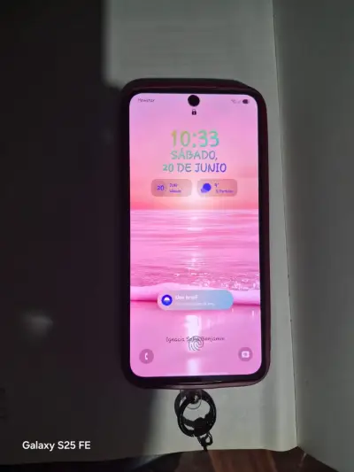 Samsung Galaxy S25 FE en buen estado - miniatura 5