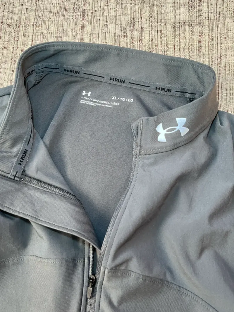 Polerón deportivo Under Armour - 2
