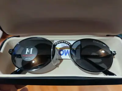 Gafas de sol Carolina Herrera negras - miniatura 1