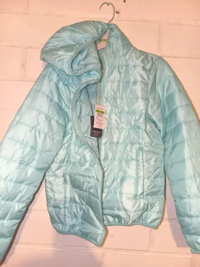 Chaqueta acolchada celeste con capucha - miniatura 2