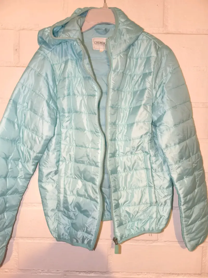 Chaqueta acolchada celeste con capucha - 5
