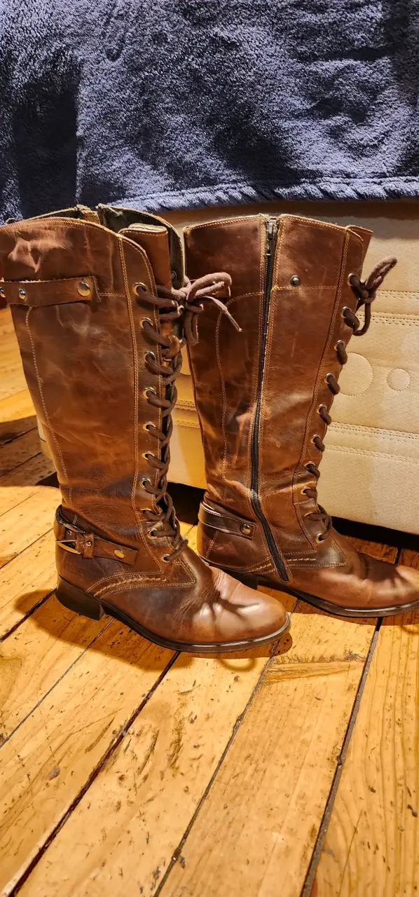 Botas de cuero marrón con cordones - 1