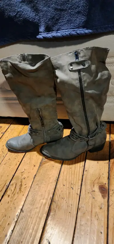 Botas de cuero gris con hebillas - miniatura 3