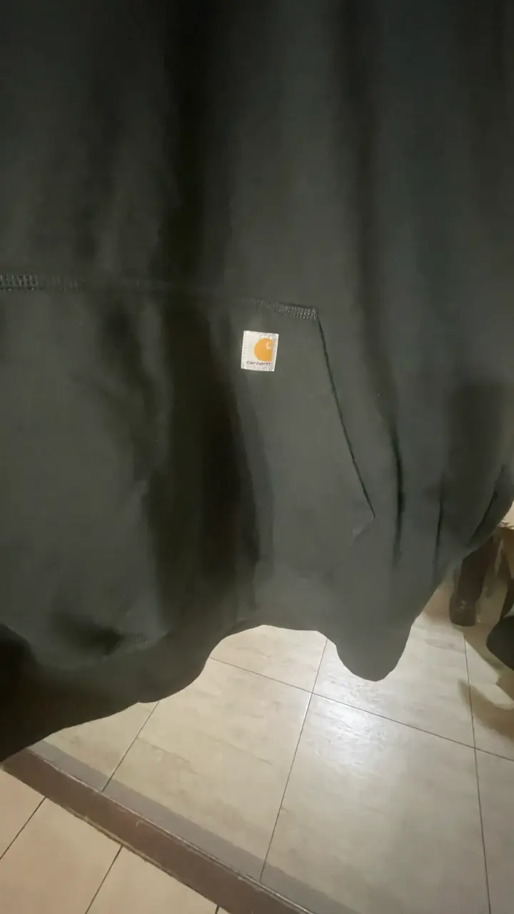 Polerón negro Carhartt con capucha - 2