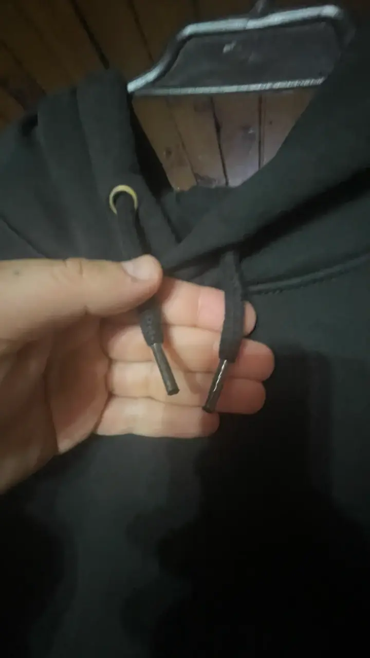 Polerón negro Carhartt con capucha - 3