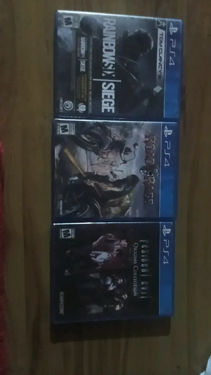 Lote de juegos PS4: Rainbow Six, Ride to Hell, Resident Evil - 1
