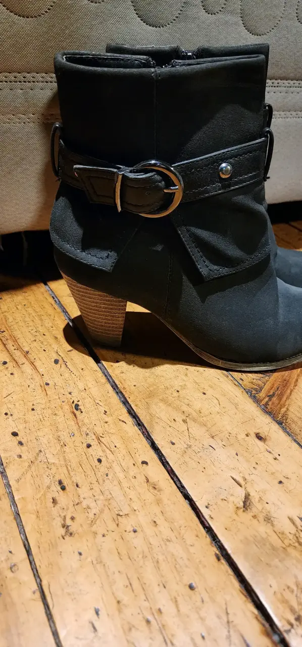 Botines negros de cuero con hebilla - 2
