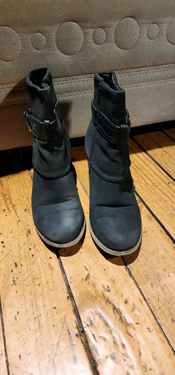 Botines negros de cuero con hebilla - 3