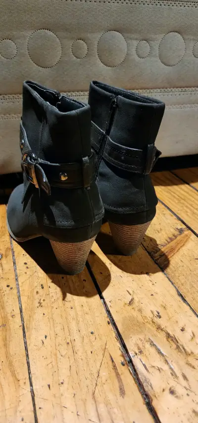 Botines negros de cuero con hebilla - miniatura 4