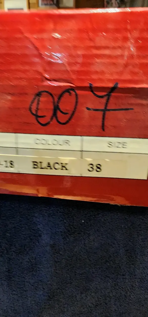 Botines negros de cuero con hebilla - 5