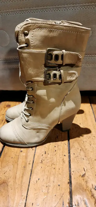 Botines de cuero beige con hebillas - miniatura 4